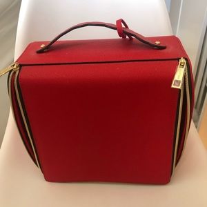 Estée Lauder travel bag